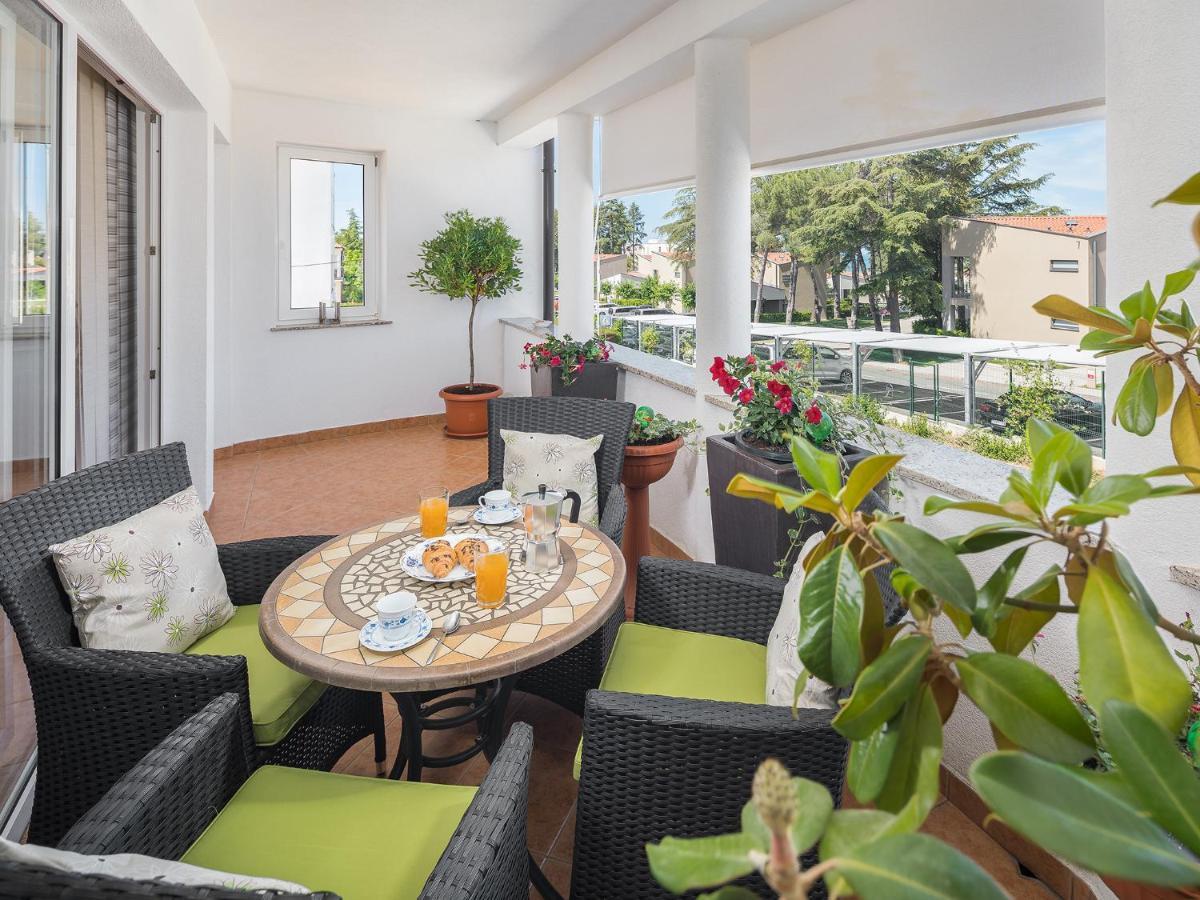 Apartma Sonja *